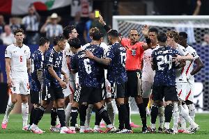 本场双方上半场共计只有3次射门,创本届世界杯半场最少纪录
