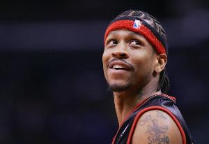 艾弗森季后赛&常规赛场均时间皆40+分钟 NBA历史过去50年仅此一人